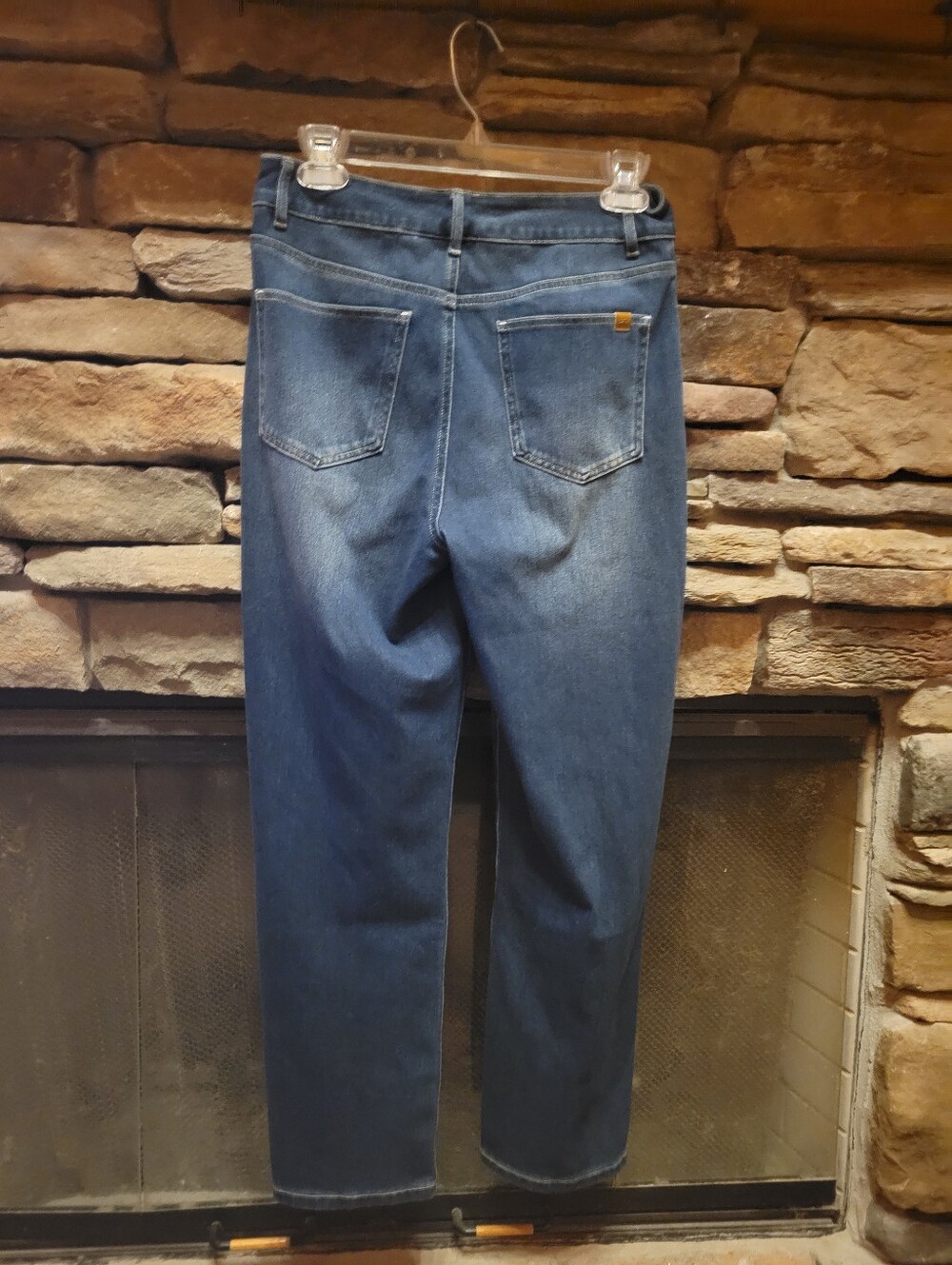 Halara High Waisted Pockets, straight Leg Faux Zip Size Medium Petite NWT - Picture 5 of 8